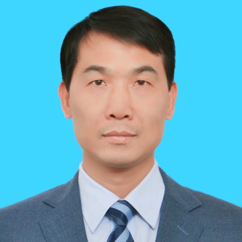 董振江